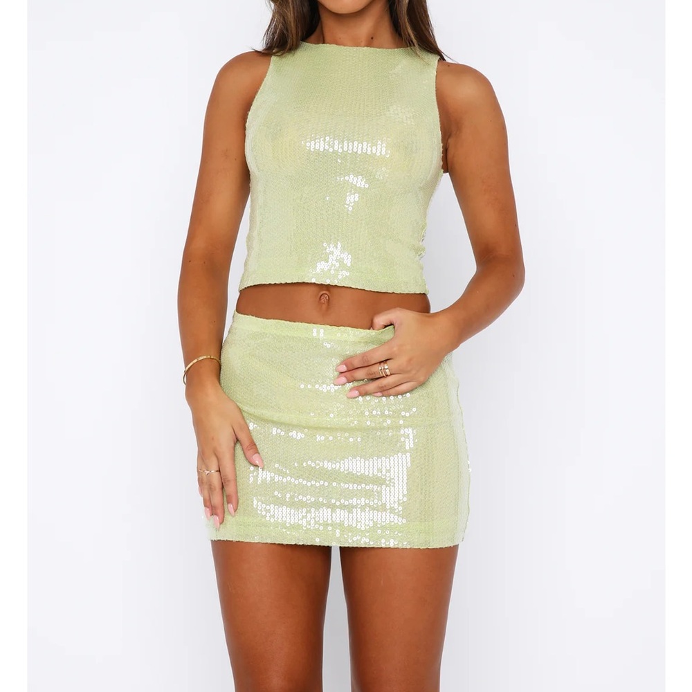 NWT White Fox ‘Like You Mean It’ Sequin Mini Skirt Citrus - Picture 3 of 3